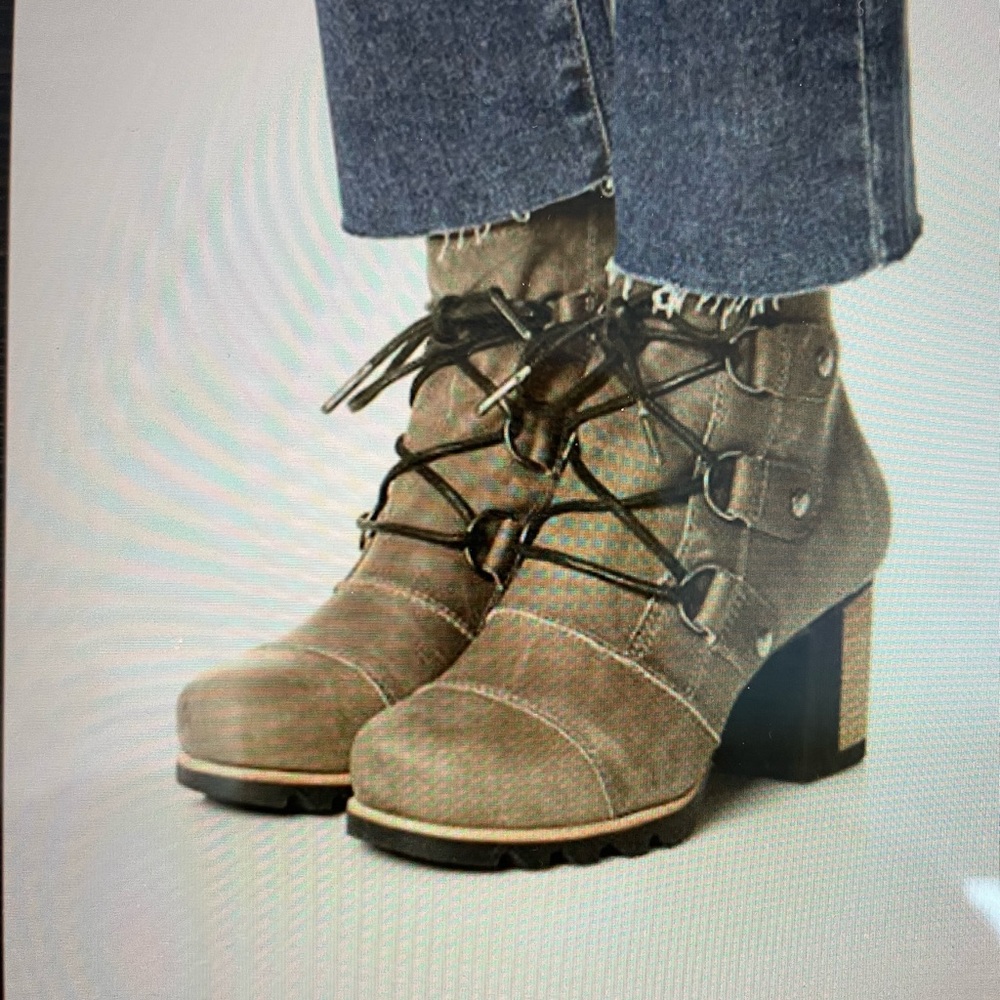 Sorel Addington Waterproof Lace-Up Bootie